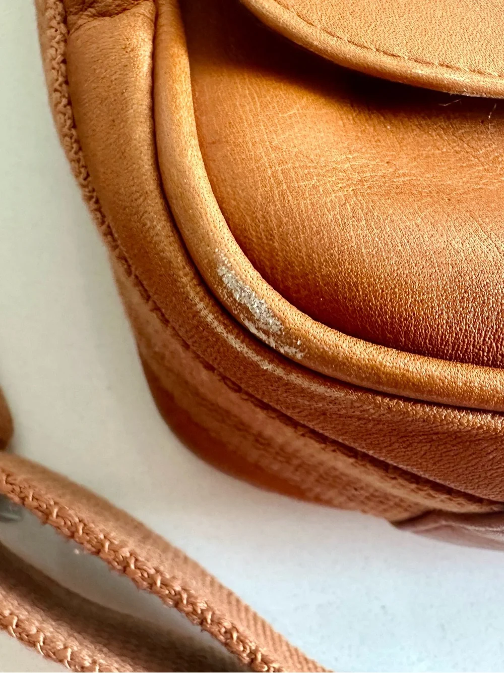 Kenneth Cole Reaction beautiful messenger